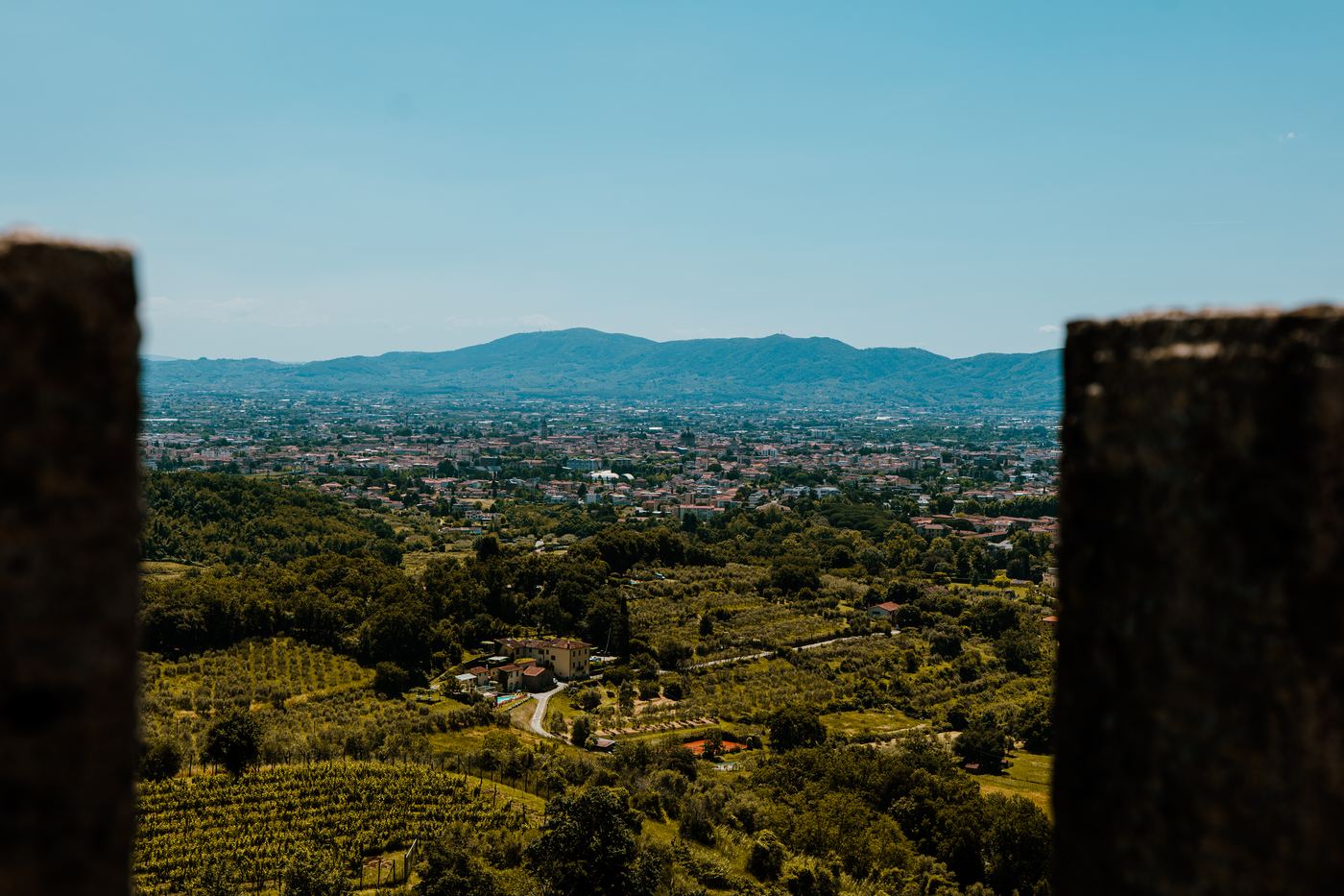 Vista su Pistoia dalle merlature della torre