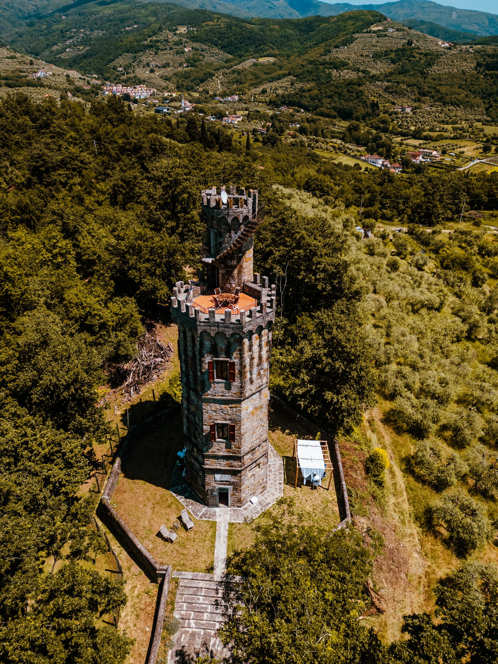 Torre di Catilina — vista frontale